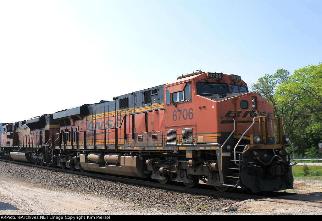 BNSF 6706 Pusher